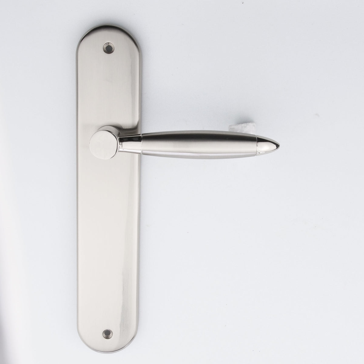 Türklinke aus Zamak mit ovalem Schild, Nickel kombiniert, für Türen Modell '630'